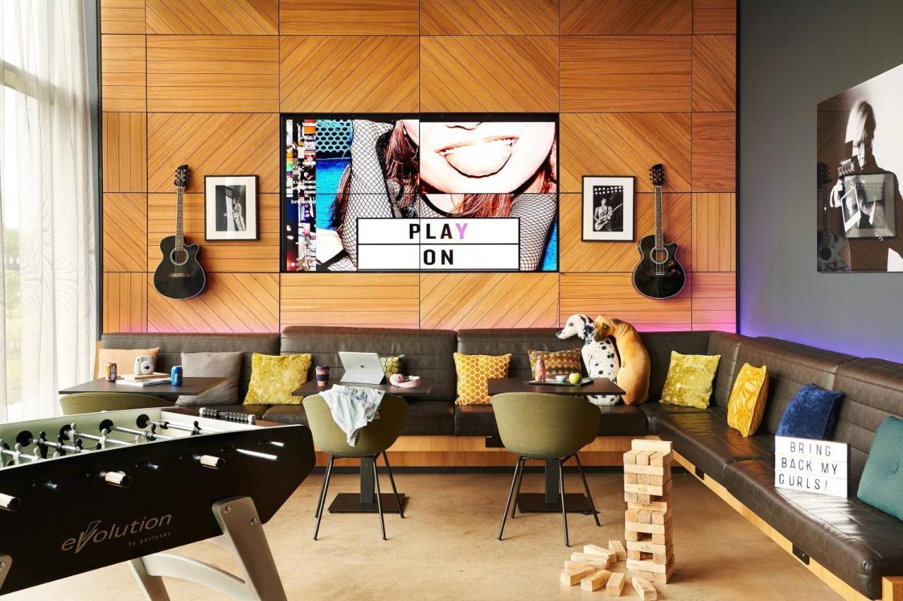Moxy Edinburgh Airport Hotel Инглистън Екстериор снимка