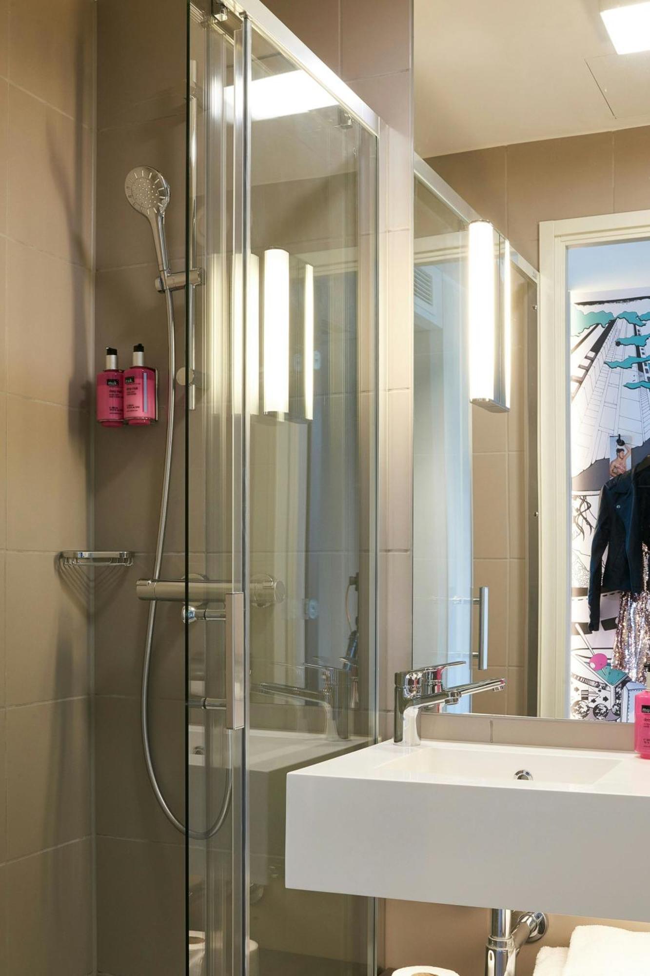 Moxy Edinburgh Airport Hotel Инглистън Екстериор снимка