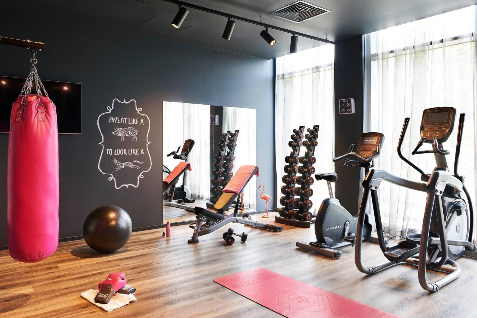 Moxy Edinburgh Airport Hotel Инглистън Екстериор снимка