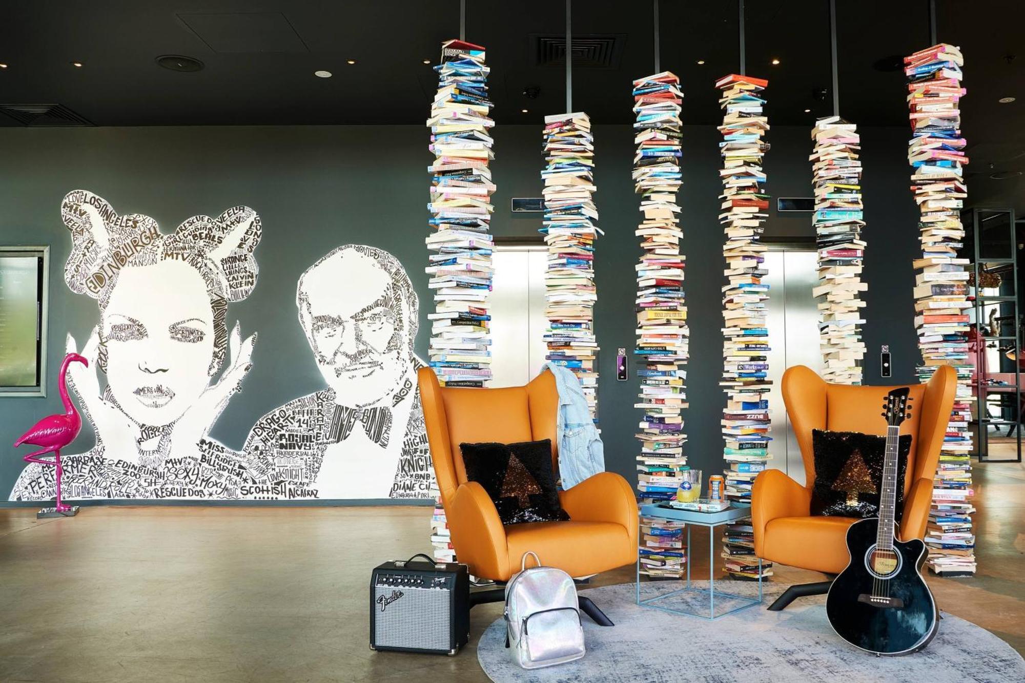 Moxy Edinburgh Airport Hotel Инглистън Екстериор снимка
