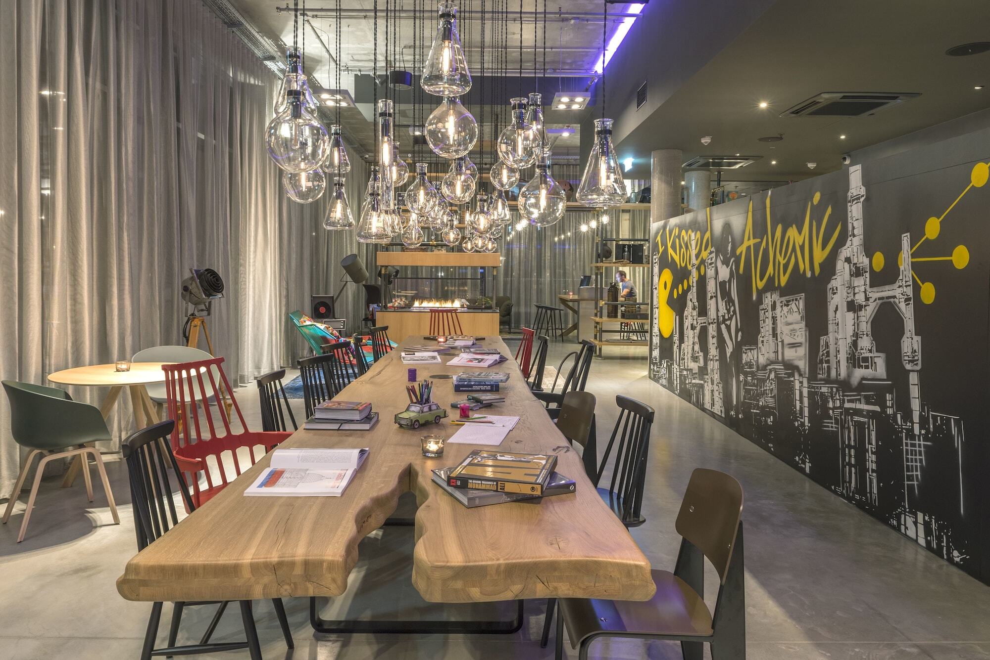 Moxy Edinburgh Airport Hotel Инглистън Екстериор снимка